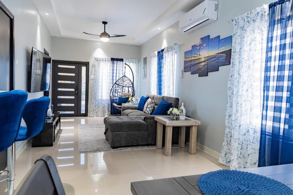 Vila Pyramid Point Manor Ocho Rios Exteriér fotografie